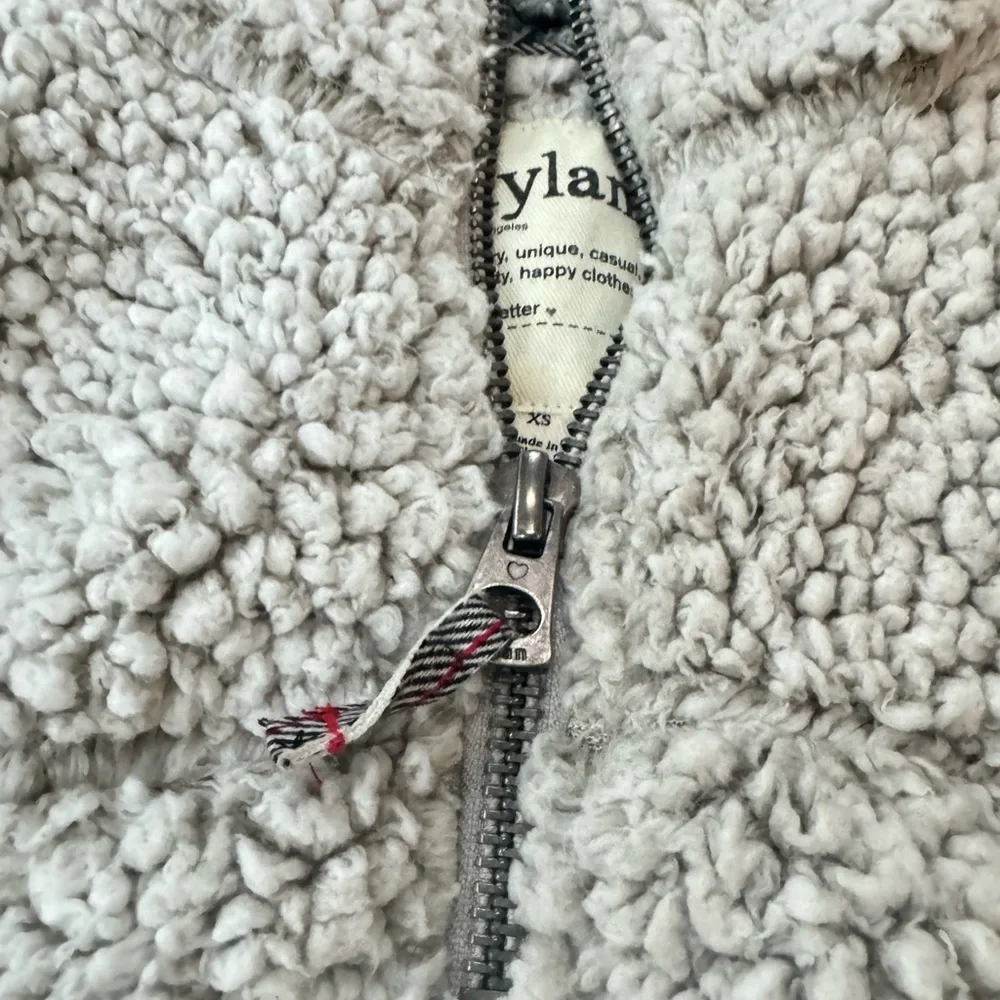 Dylan Pullover - Picture 2 of 4